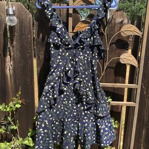 Super cute floral dress with ruffles Large/Small